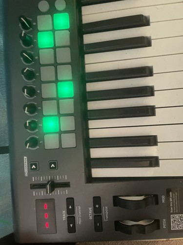 Novation launchkey25 - novation,